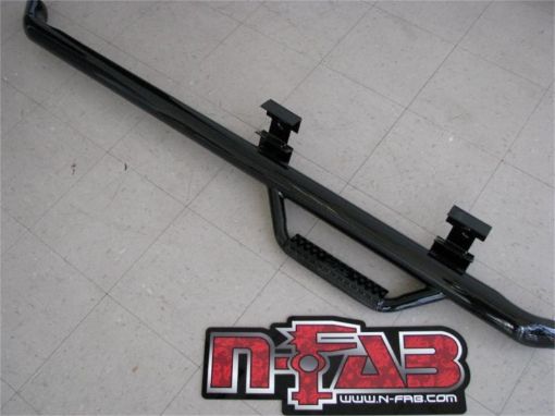 Picture of N - Fab Nerf Step 87 - 96 Ford F - 250350 Regular Cab - Gloss Black - Cab Length - 3in