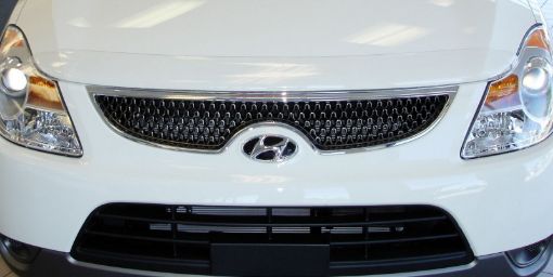 Picture of AVS 07 - 11 Hyundai Veracruz High Profile Bugflector II Hood Shield - Smoke