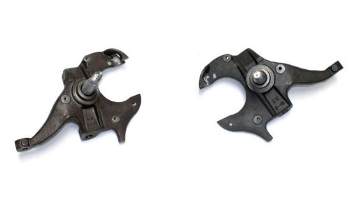 Picture of MaxTrac 82 - 04 Chevrolet S10 2WD 2in Front Lowering Spindles