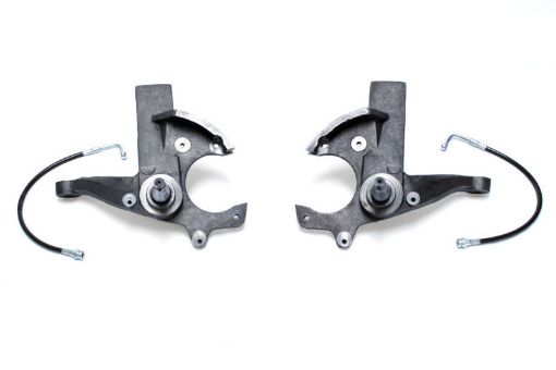 Picture of MaxTrac 82 - 04 Chevrolet S - 10 2WD 3in Front Lift Spindles wExtended DOT Compliant Brake Lines