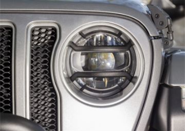 Picture of Rugged Ridge 18 - 20 Jeep Wrangler JL 2020 Jeep Gladiator JT Black Elite Headlight Guards Black