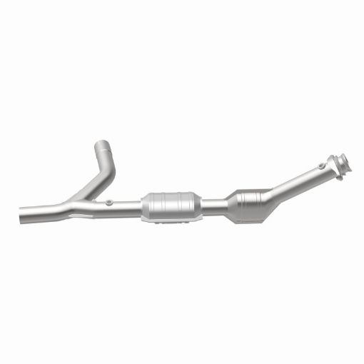 Picture of MagnaFlow Conv DF 00 - 04 Ford E150 4.6L Passenger Side